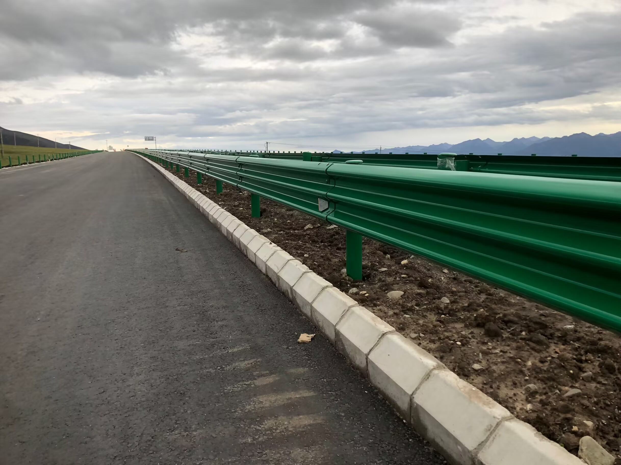 昭觉县乡村公路波形护栏波形护栏板 - 推荐